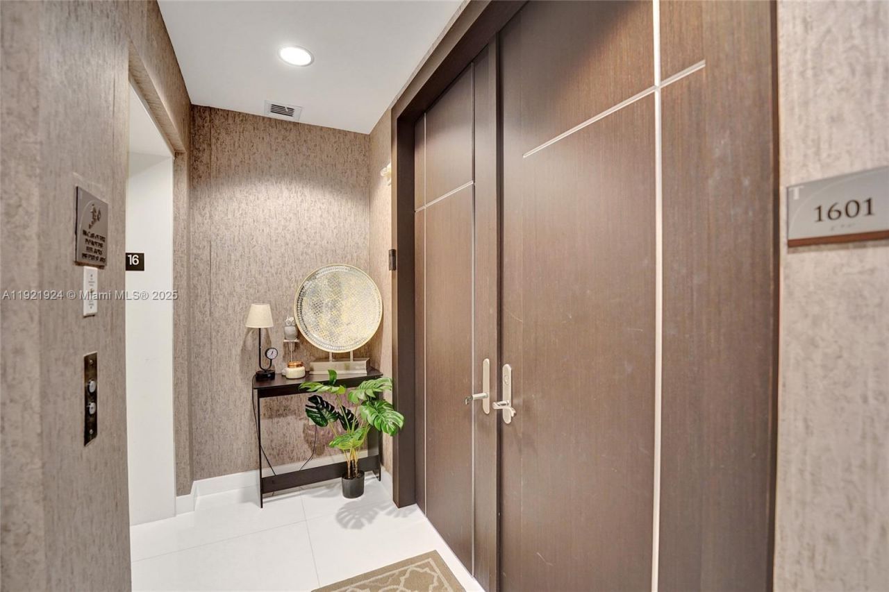15811 Collins Ave, Unit 1601, Sunny Isles Beach, FL 33160 Photo
