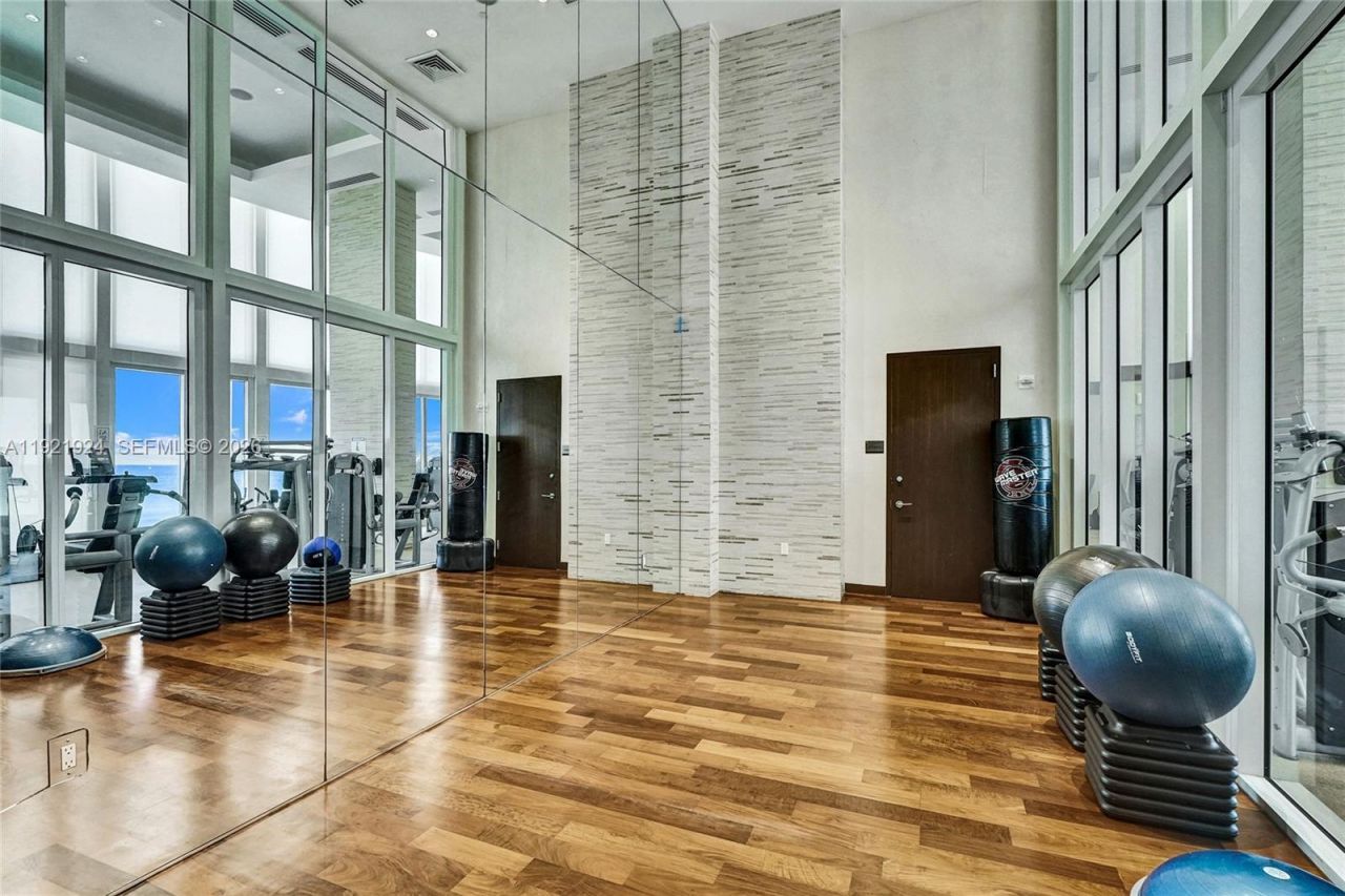 15811 Collins Ave, Unit 1601, Sunny Isles Beach, FL 33160 Photo