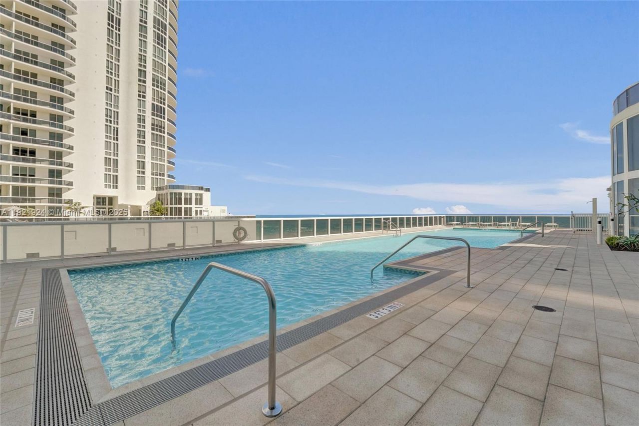 15811 Collins Ave, Unit 1601, Sunny Isles Beach, FL 33160 Photo