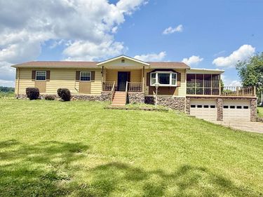 221 FREEMAN HILL Road, Bridgeport, WV 26330