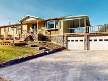 221 FREEMAN HILL Road, Bridgeport, WV 26330