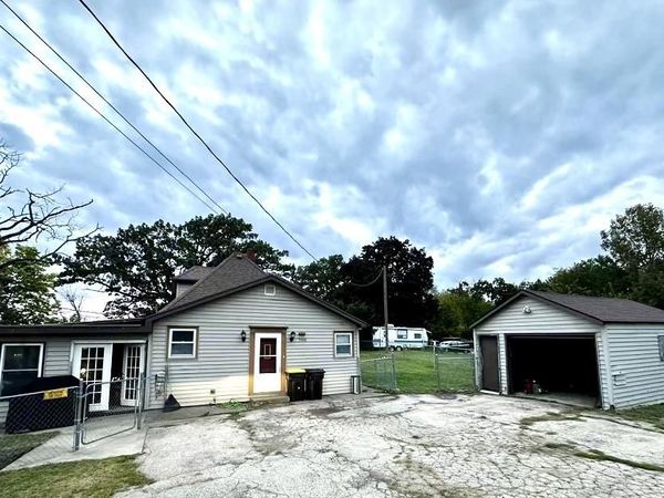 7666 Hilltop Road, East Dubuque, IL 61025