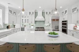 2027 Riverbend Drive photo 4