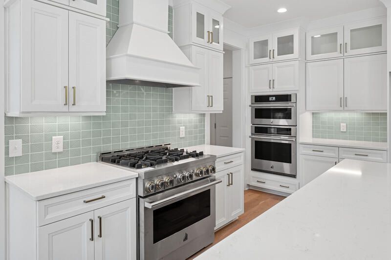 2027 Riverbend Drive Photo 6