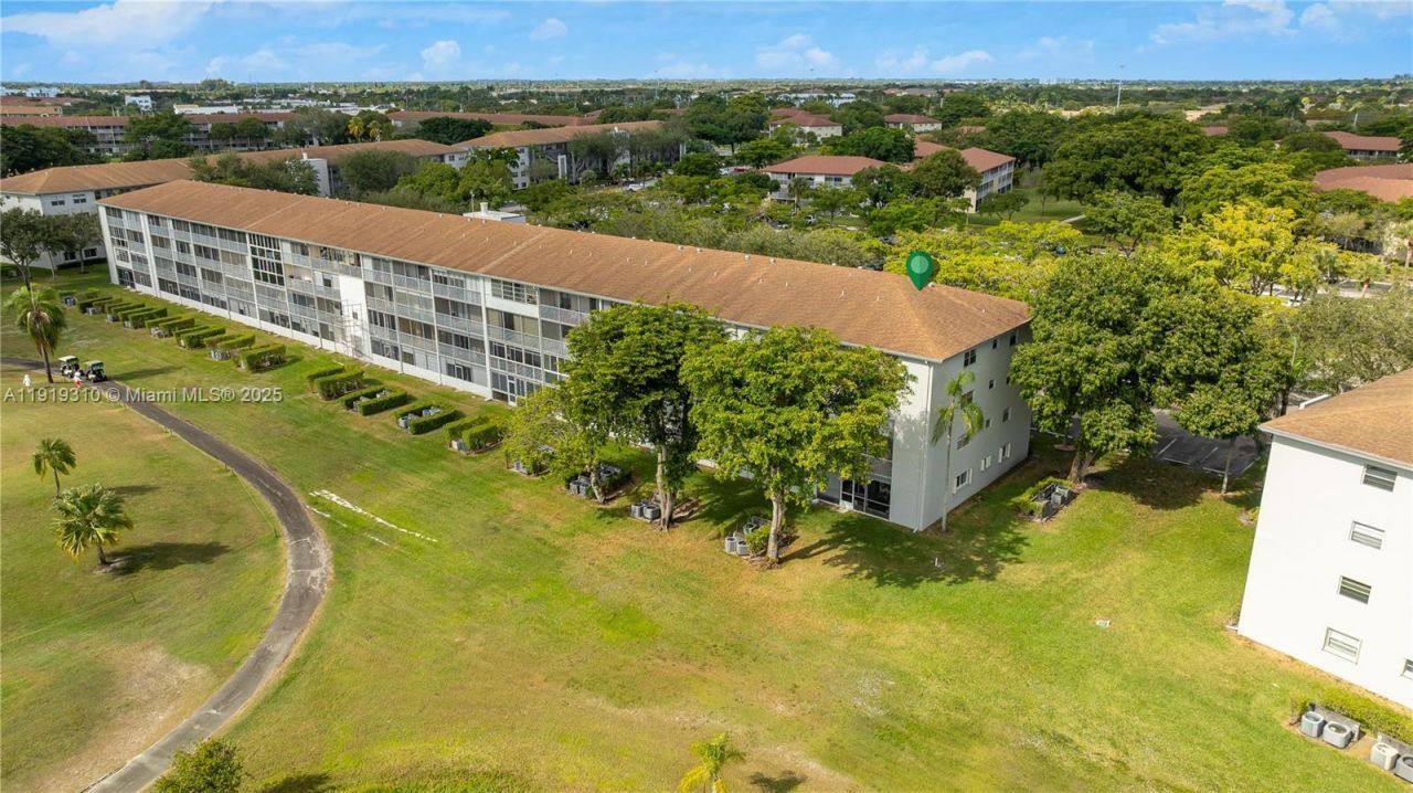 13250 SW 4th Ct, Unit 401G, Pembroke Pines, FL 33027 Photo