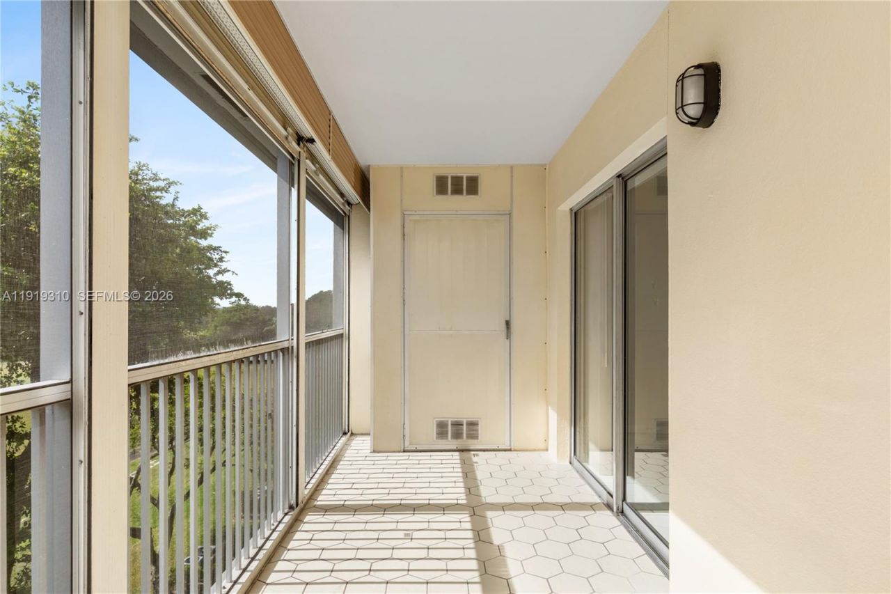13250 SW 4th Ct, Unit 401G, Pembroke Pines, FL 33027 Photo