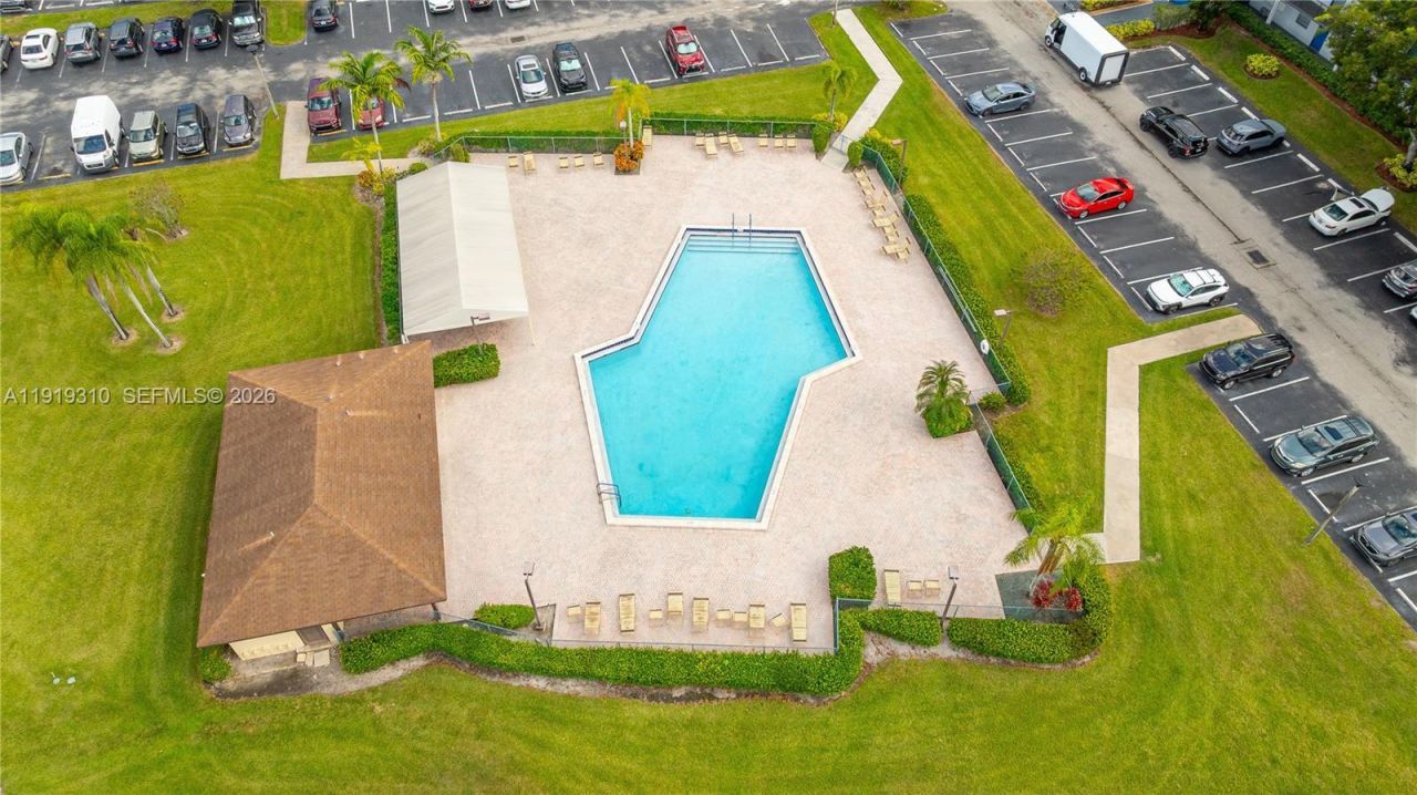 13250 SW 4th Ct, Unit 401G, Pembroke Pines, FL 33027 Photo