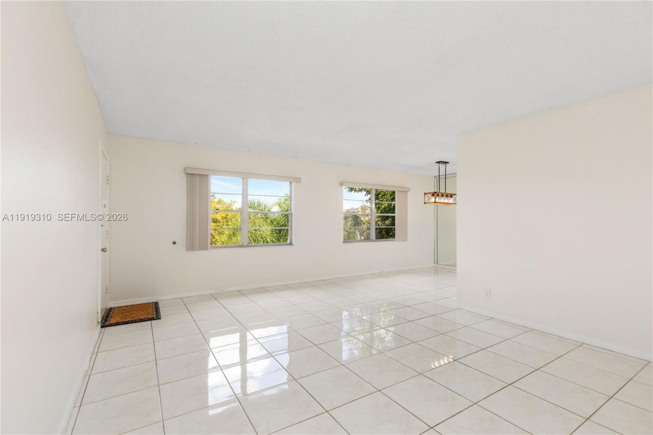 13250 SW 4th Ct, Unit 401G, Pembroke Pines, FL 33027 Photo