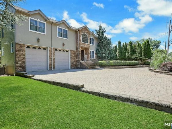 215 White Avenue, OLD TAPPAN, NJ 07675