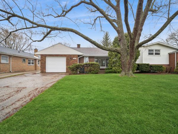 1812 Winthrop Road, Highland Park, IL 60035