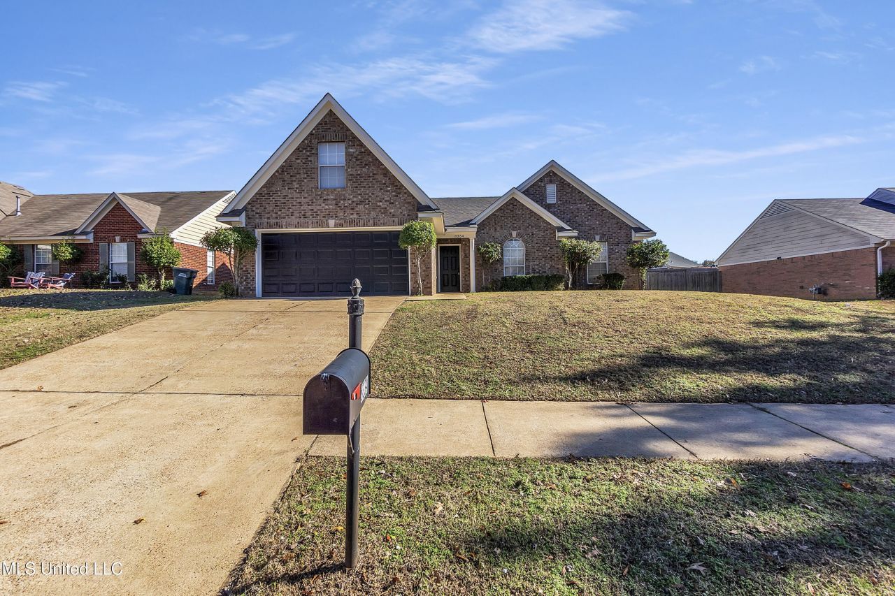 8334 Manhatten Drive, Southaven, MS 38671 Main Photo