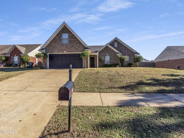 8334 Manhatten Drive, Southaven, MS 38671