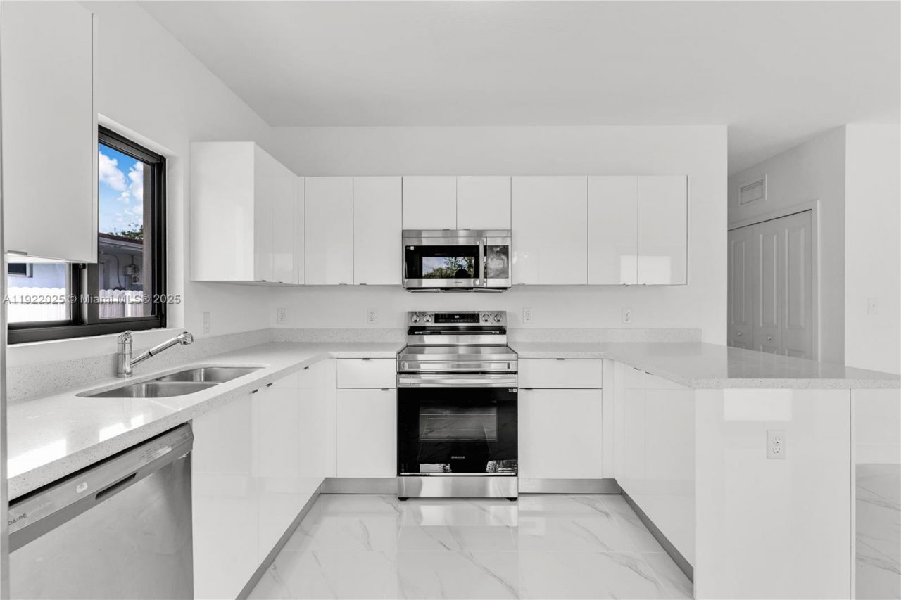 11970 SW 213, Unit 1, Miami, FL 33177 Photo