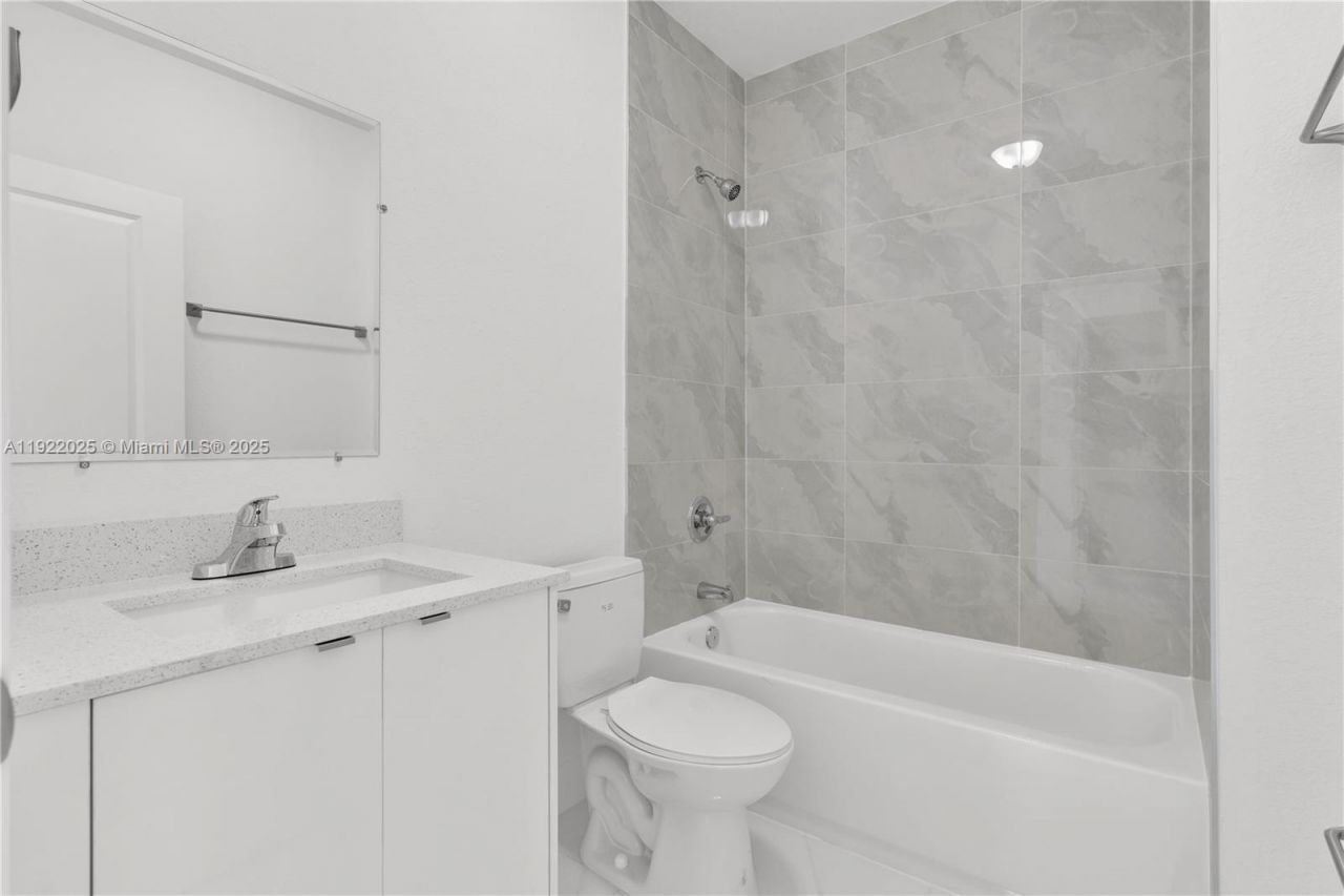11970 SW 213, Unit 1, Miami, FL 33177 Photo
