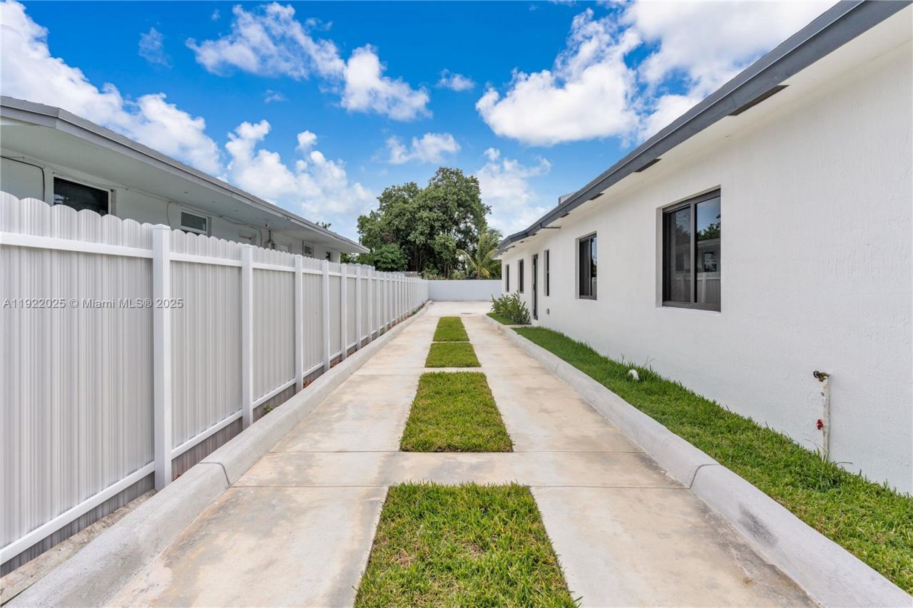 11970 SW 213, Unit 1, Miami, FL 33177 Photo