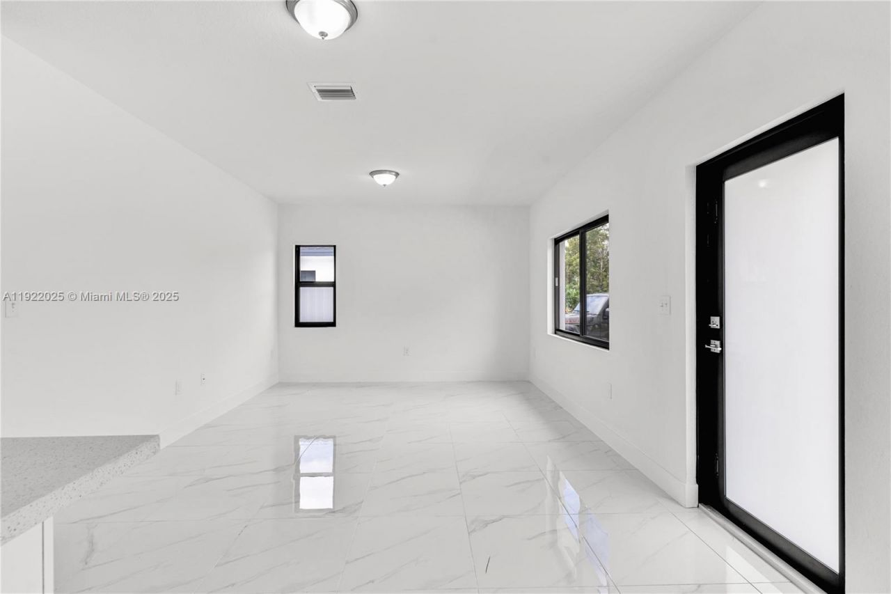 11970 SW 213, Unit 1, Miami, FL 33177 Photo