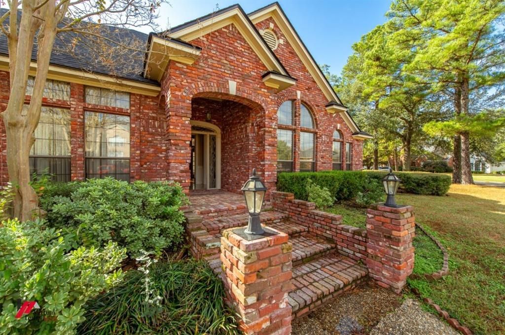 114 Sussex, Bossier City, LA 71111 Main Photo