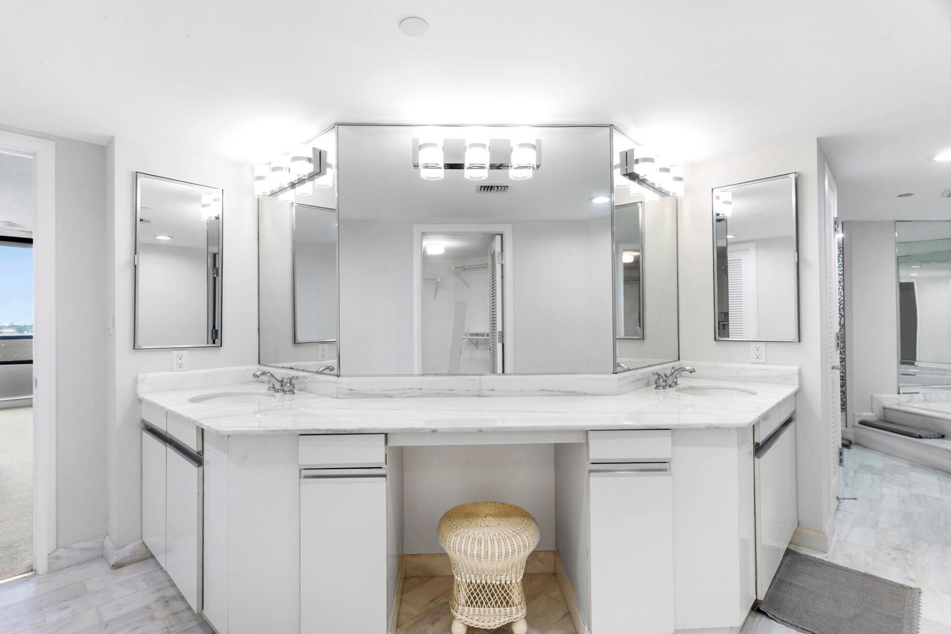 100 Lakeshore Drive, Unit 454, North Palm Beach, FL 33408 Photo