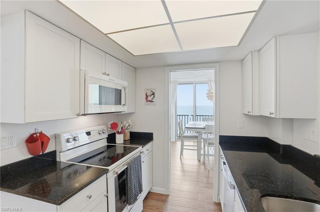 10475 Gulf Shore Dr, Unit 132, Naples, FL 34108 Photo