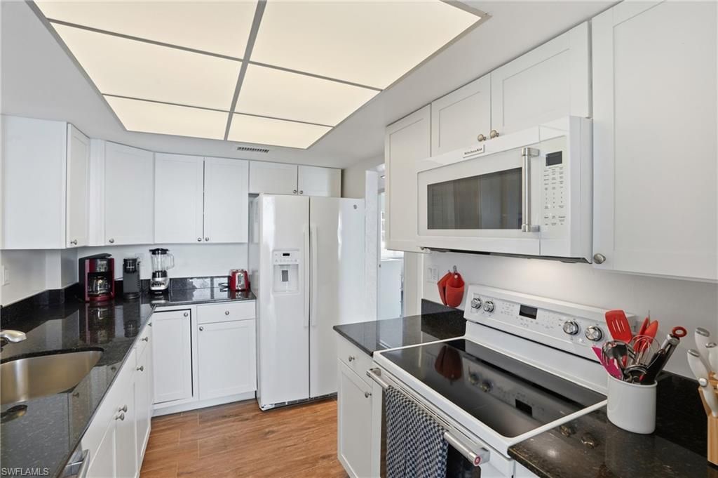 10475 Gulf Shore Dr, Unit 132, Naples, FL 34108 Photo