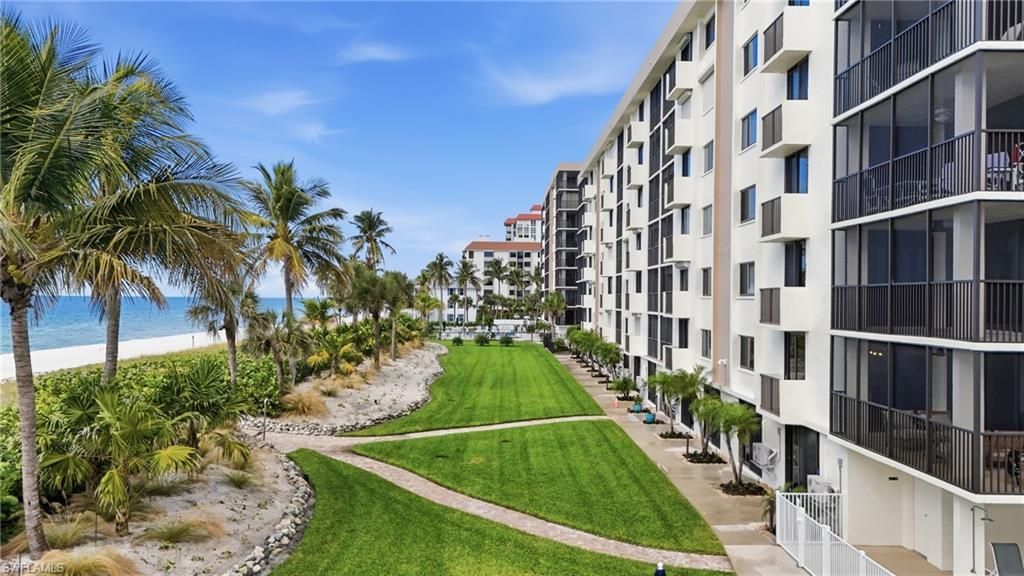 10475 Gulf Shore Dr, Unit 132, Naples, FL 34108 Photo