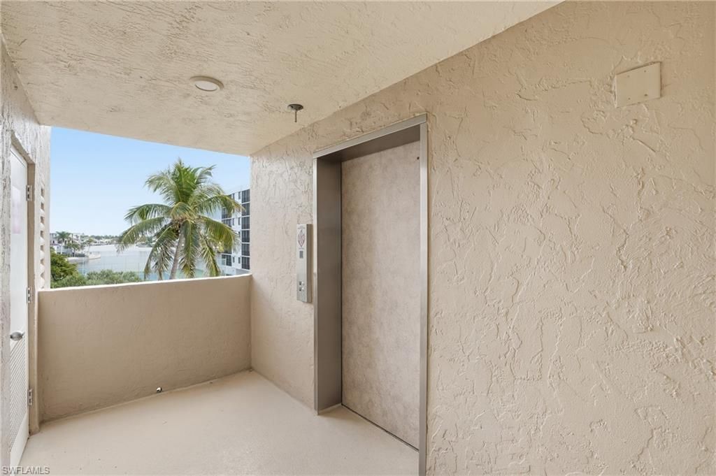 10475 Gulf Shore Dr, Unit 132, Naples, FL 34108 Photo