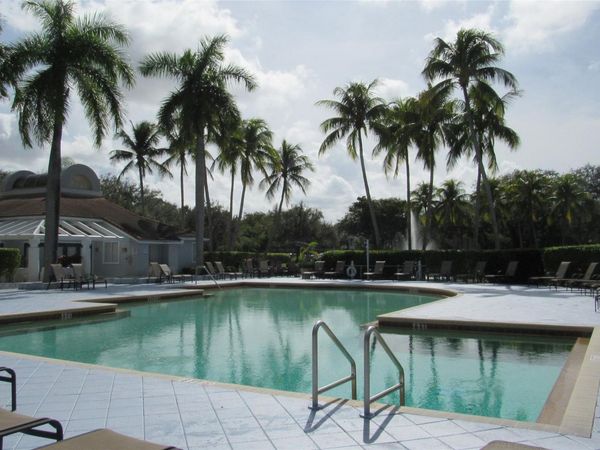 701 Lyons Road, Unit 13104, Coconut Creek, FL 33063