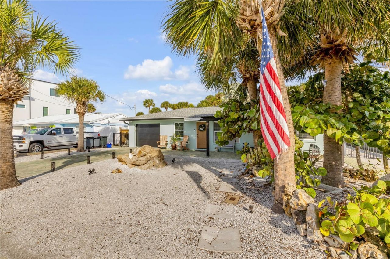 402 Lincoln Avenue, New Smyrna Beach, FL 32169 Photo