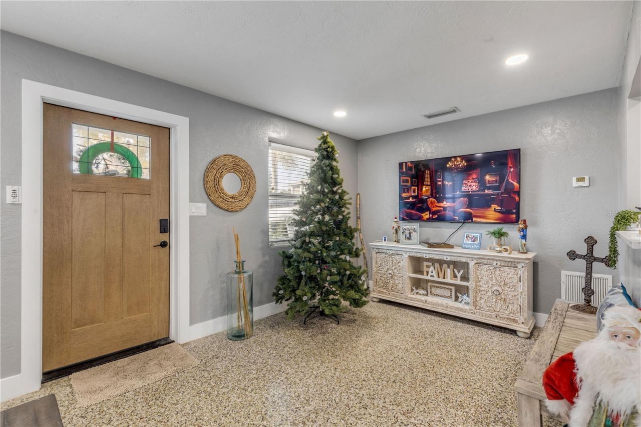 402 Lincoln Avenue, New Smyrna Beach, FL 32169 Photo