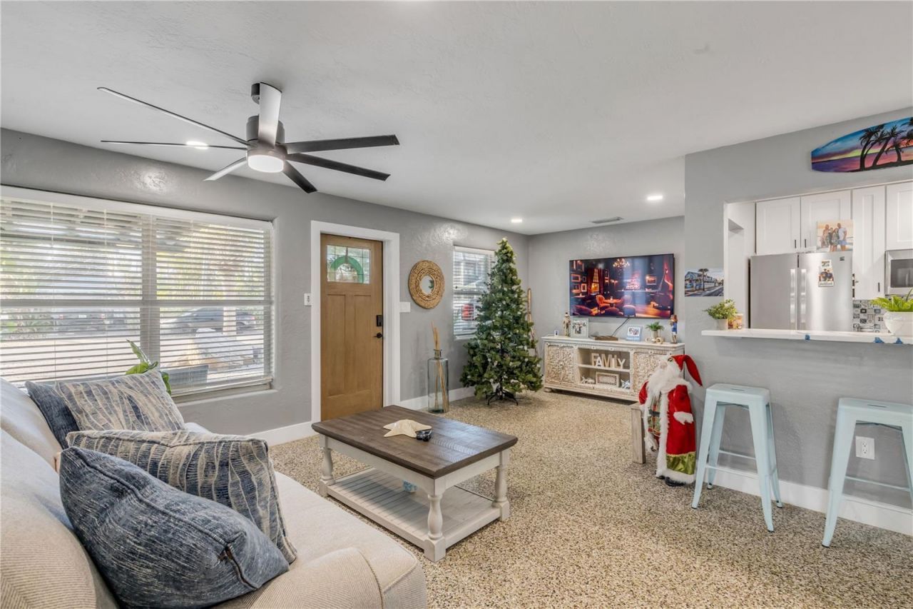 402 Lincoln Avenue, New Smyrna Beach, FL 32169 Photo