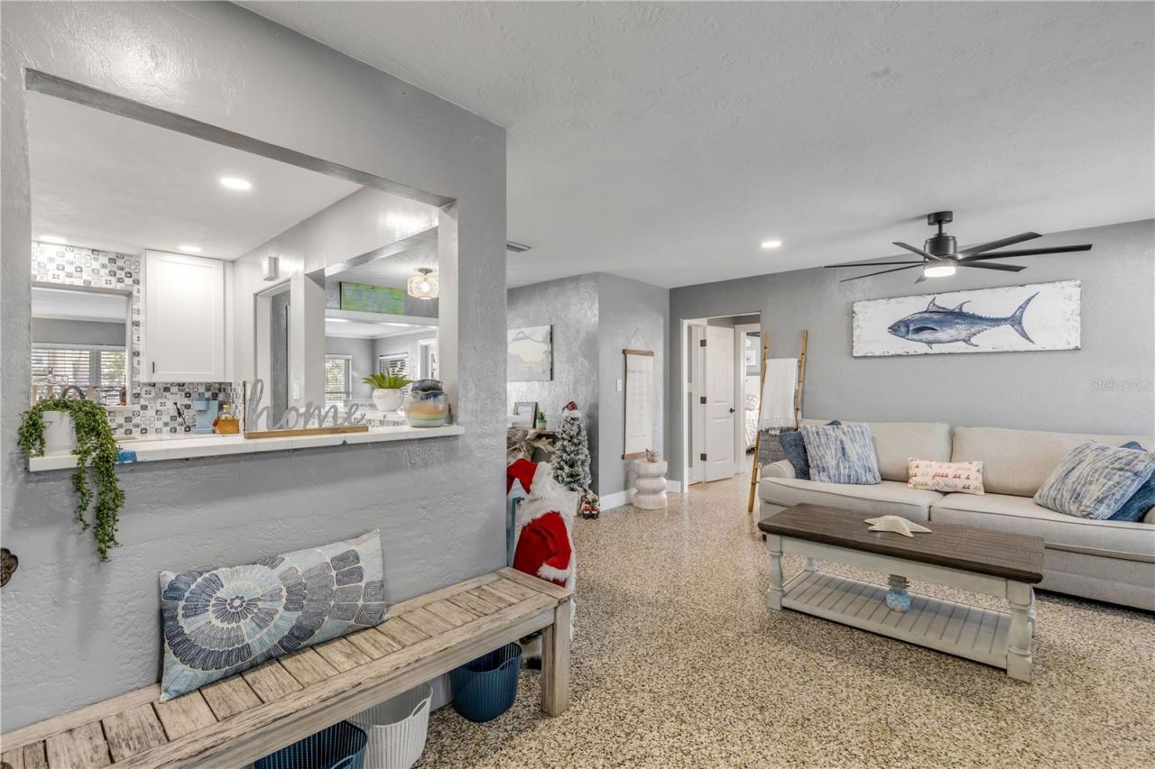 402 Lincoln Avenue, New Smyrna Beach, FL 32169 Photo