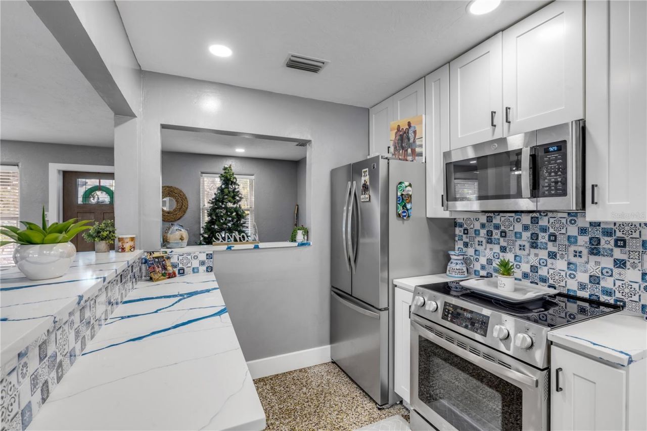 402 Lincoln Avenue, New Smyrna Beach, FL 32169 Photo