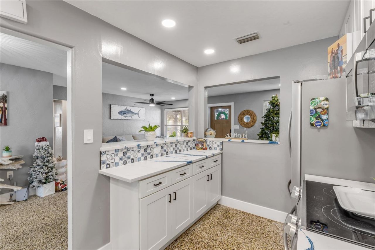 402 Lincoln Avenue, New Smyrna Beach, FL 32169 Photo