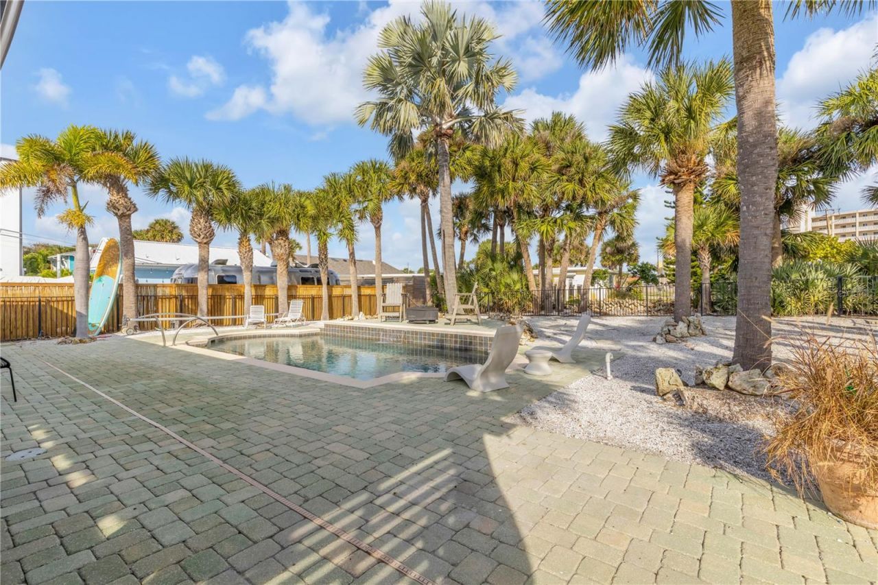 402 Lincoln Avenue, New Smyrna Beach, FL 32169 Photo