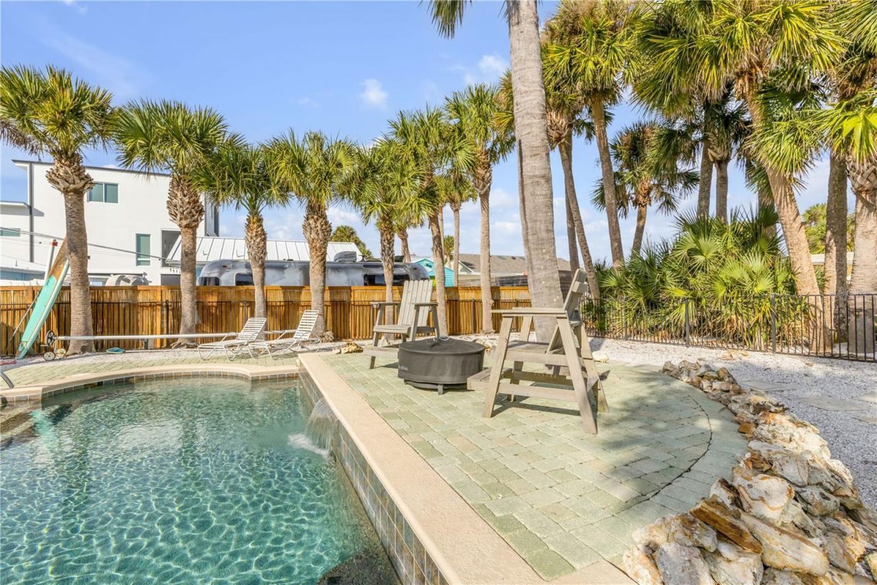 402 Lincoln Avenue, New Smyrna Beach, FL 32169 Photo