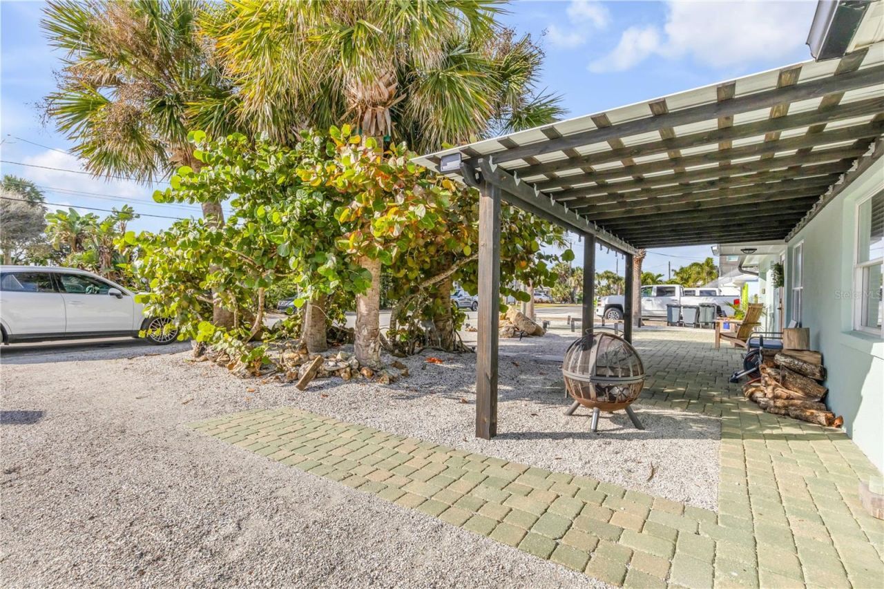 402 Lincoln Avenue, New Smyrna Beach, FL 32169 Photo