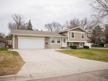 15 Highland Drive, Morris, MN 56267
