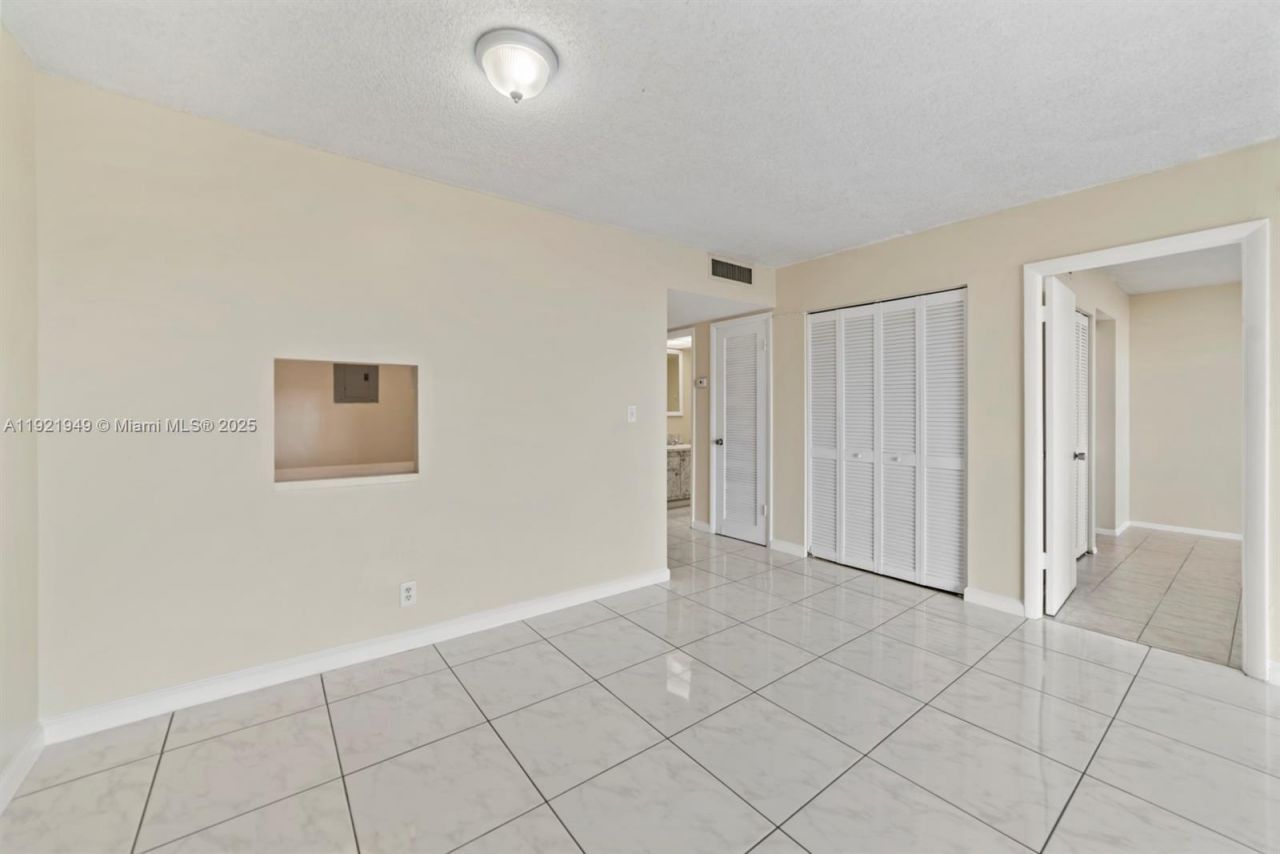 16710 NE 9th Ave, Unit 408, North Miami Beach, FL 33162 Photo