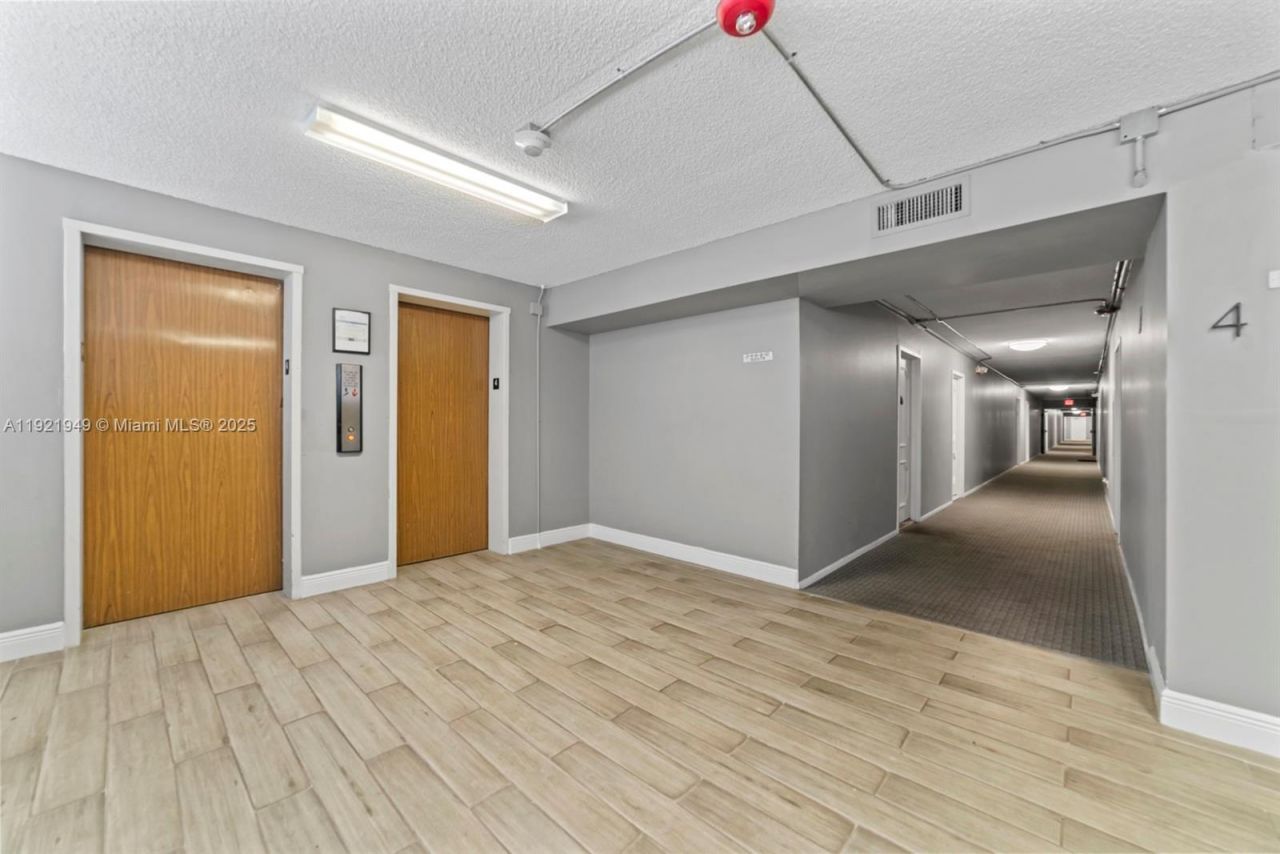 16710 NE 9th Ave, Unit 408, North Miami Beach, FL 33162 Photo