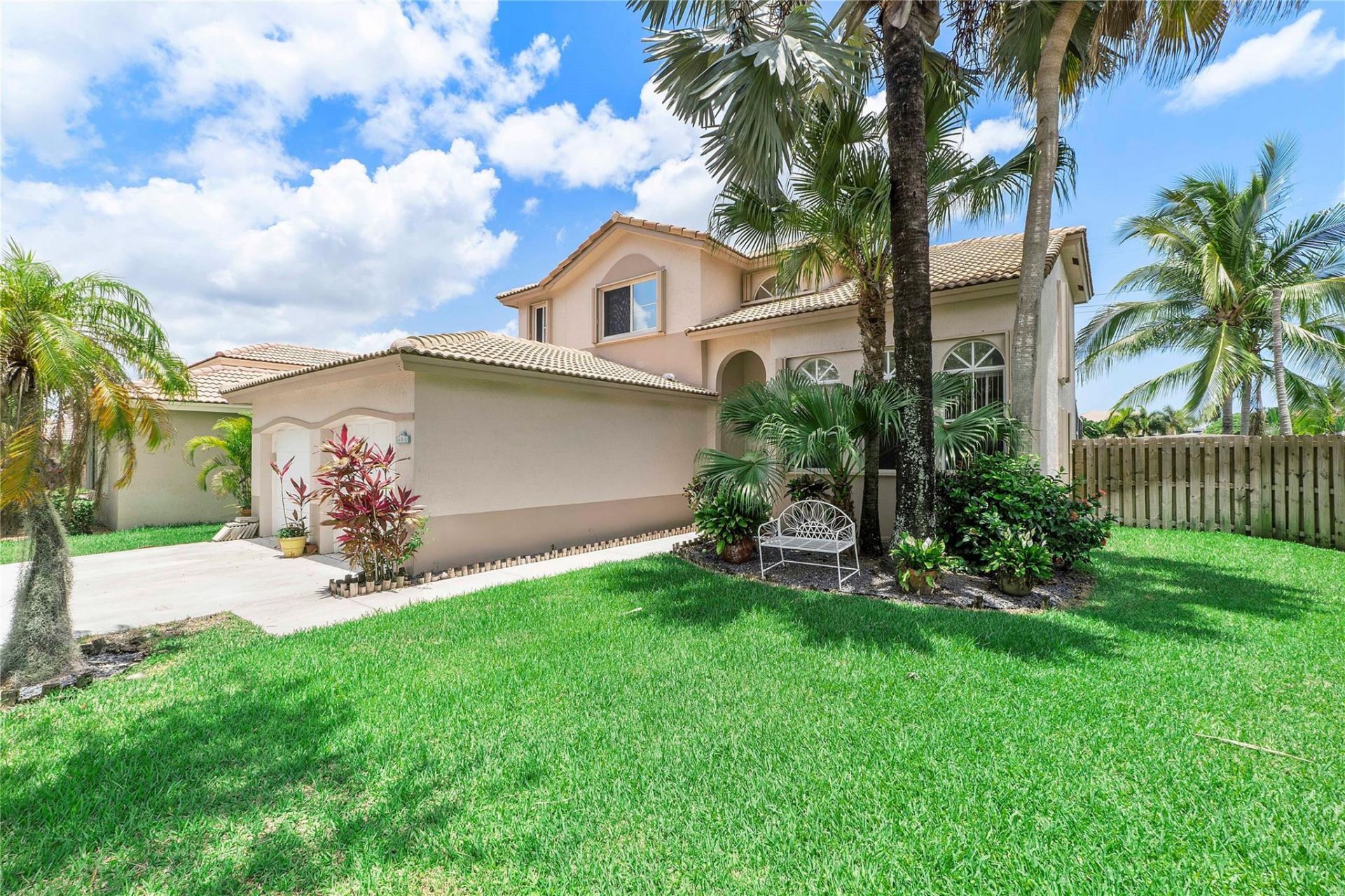 466 E Royal Cove Circle, Davie, FL 33325 Photo