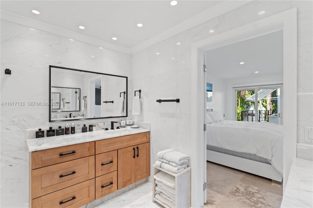 2839 NE 35th St, Fort Lauderdale, FL 33306 Photo