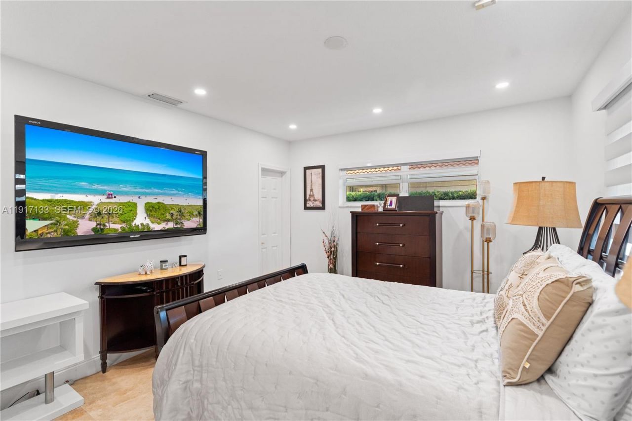 2839 NE 35th St, Fort Lauderdale, FL 33306 Photo