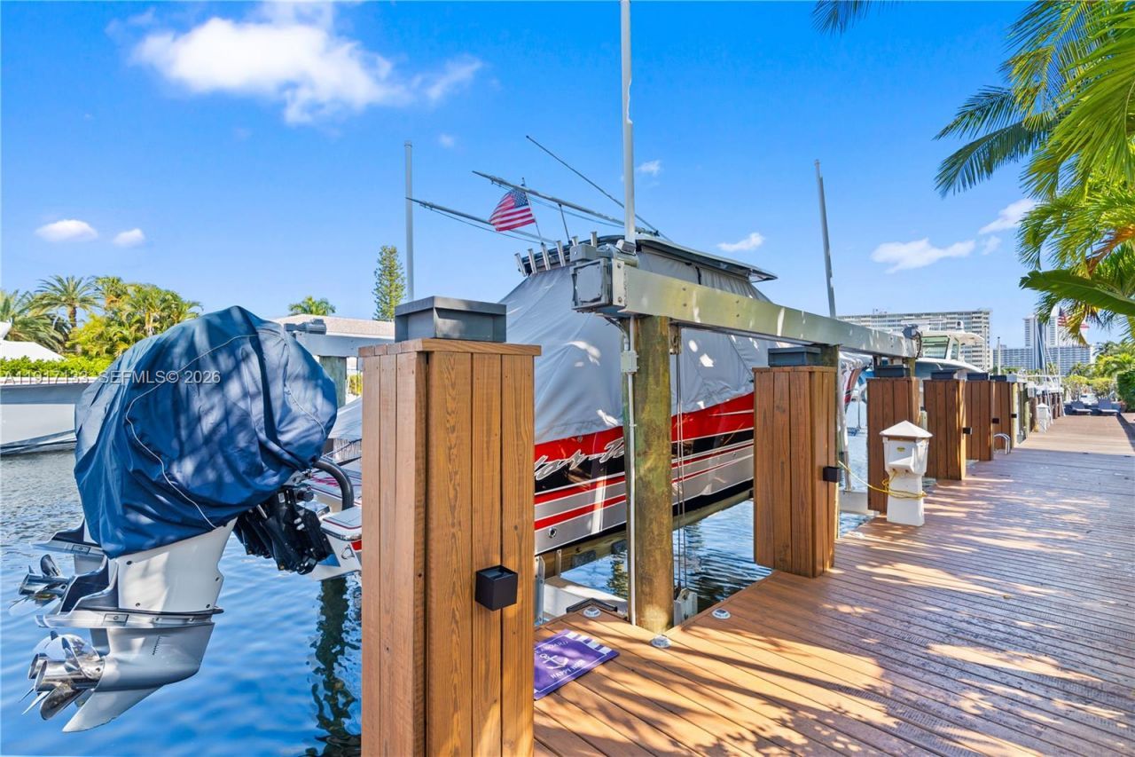 2839 NE 35th St, Fort Lauderdale, FL 33306 Photo