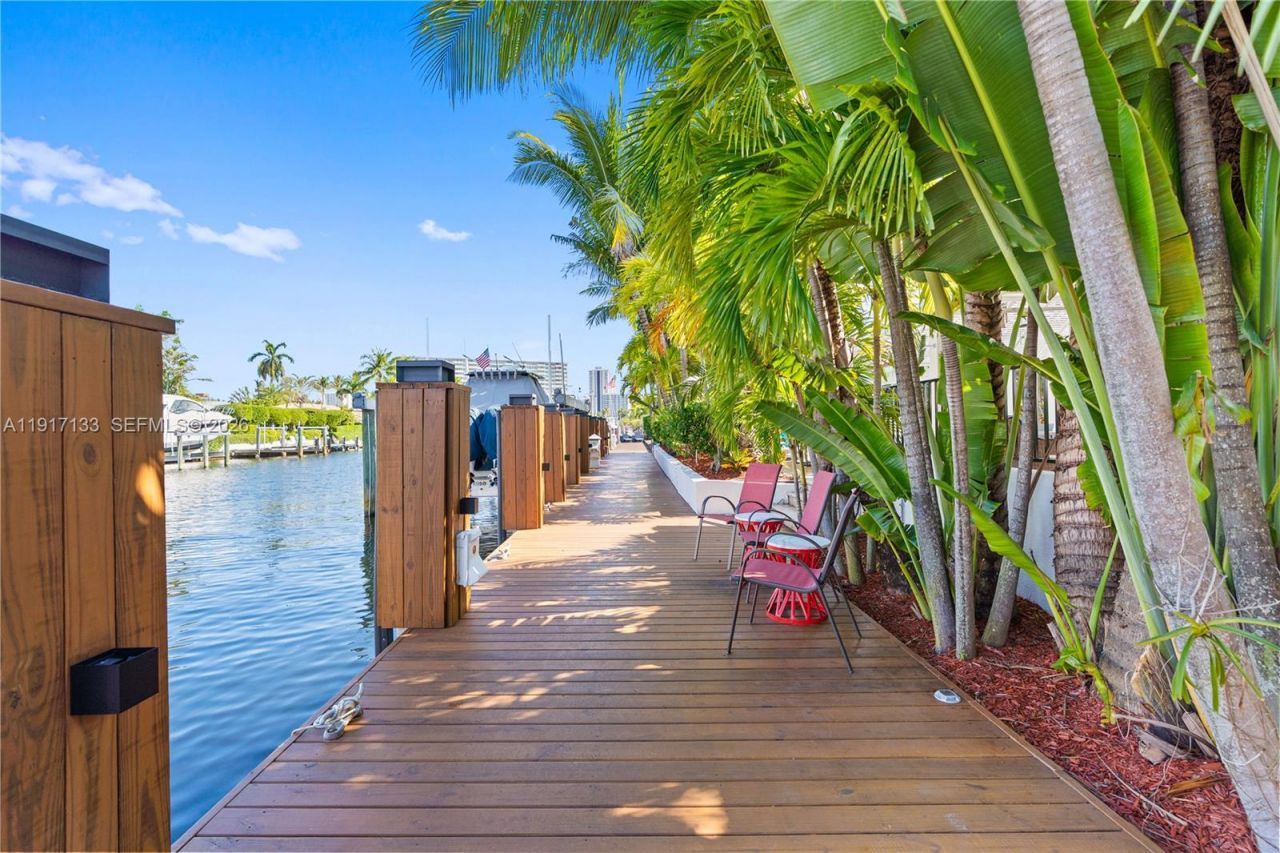 2839 NE 35th St, Fort Lauderdale, FL 33306 Photo