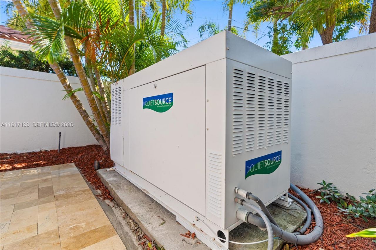 2839 NE 35th St, Fort Lauderdale, FL 33306 Photo