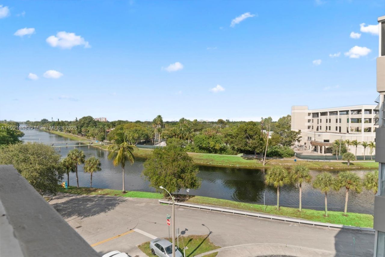 16450 Miami Dr, Unit 602, North Miami Beach, FL 33162 Photo