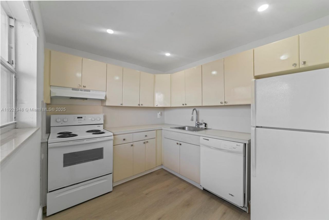 16450 Miami Dr, Unit 602, North Miami Beach, FL 33162 Photo