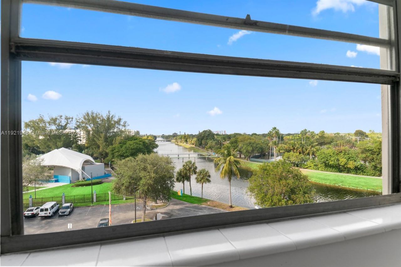 16450 Miami Dr, Unit 602, North Miami Beach, FL 33162 Photo