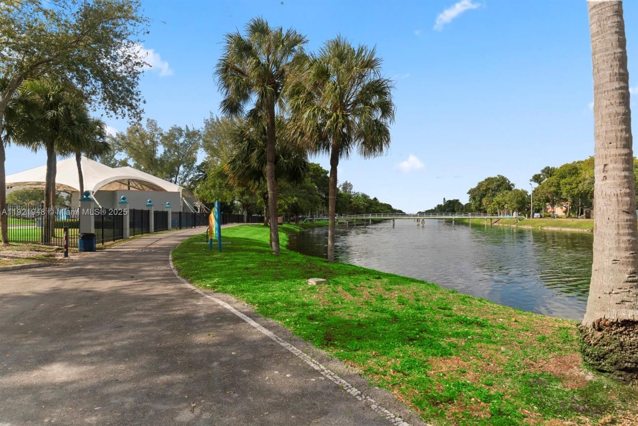 16450 Miami Dr, Unit 602, North Miami Beach, FL 33162 Photo