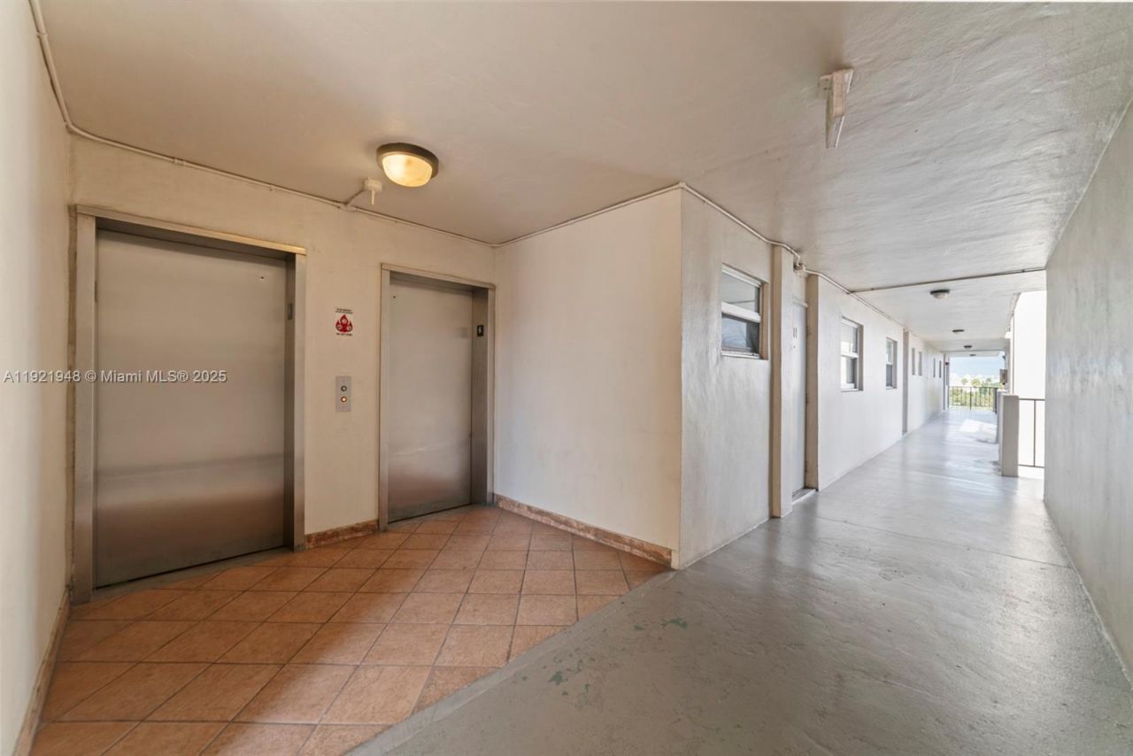 16450 Miami Dr, Unit 602, North Miami Beach, FL 33162 Photo